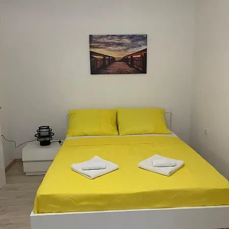 Lovro Apartment *