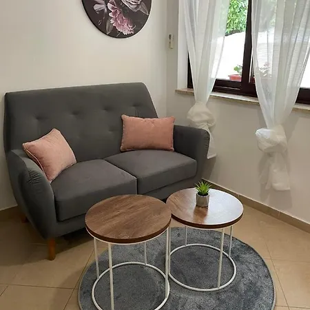 Lovro Apartment